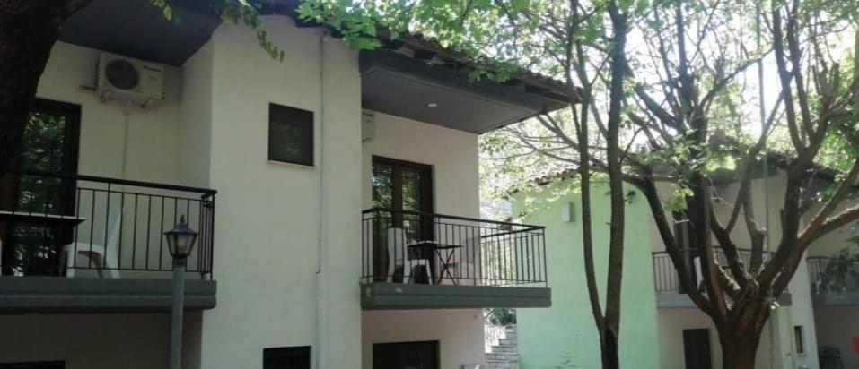 Meteora Garden Bed & Breakfast Kalampáka Ngoại thất bức ảnh