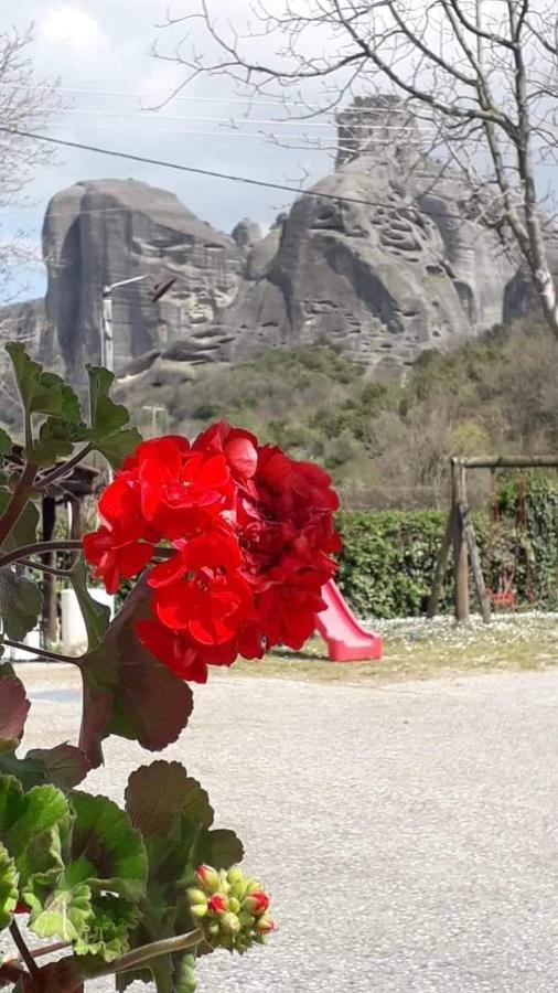 Meteora Garden Bed & Breakfast Kalampáka Ngoại thất bức ảnh