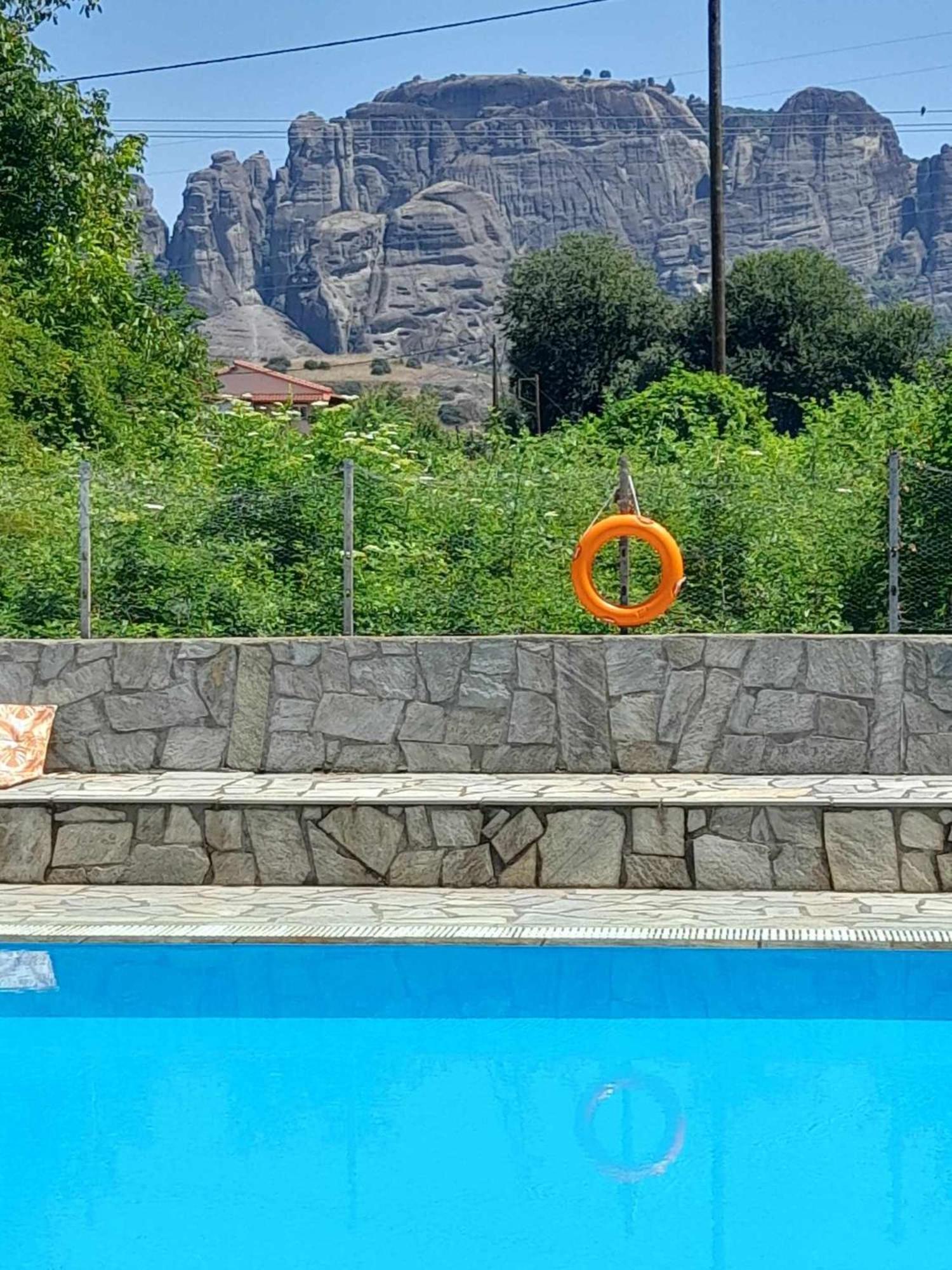 Meteora Garden Bed & Breakfast Kalampáka Ngoại thất bức ảnh