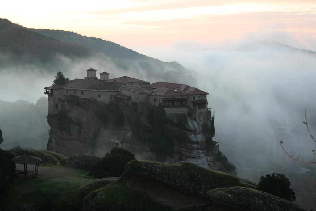 Meteora Garden Bed & Breakfast Kalampáka Ngoại thất bức ảnh